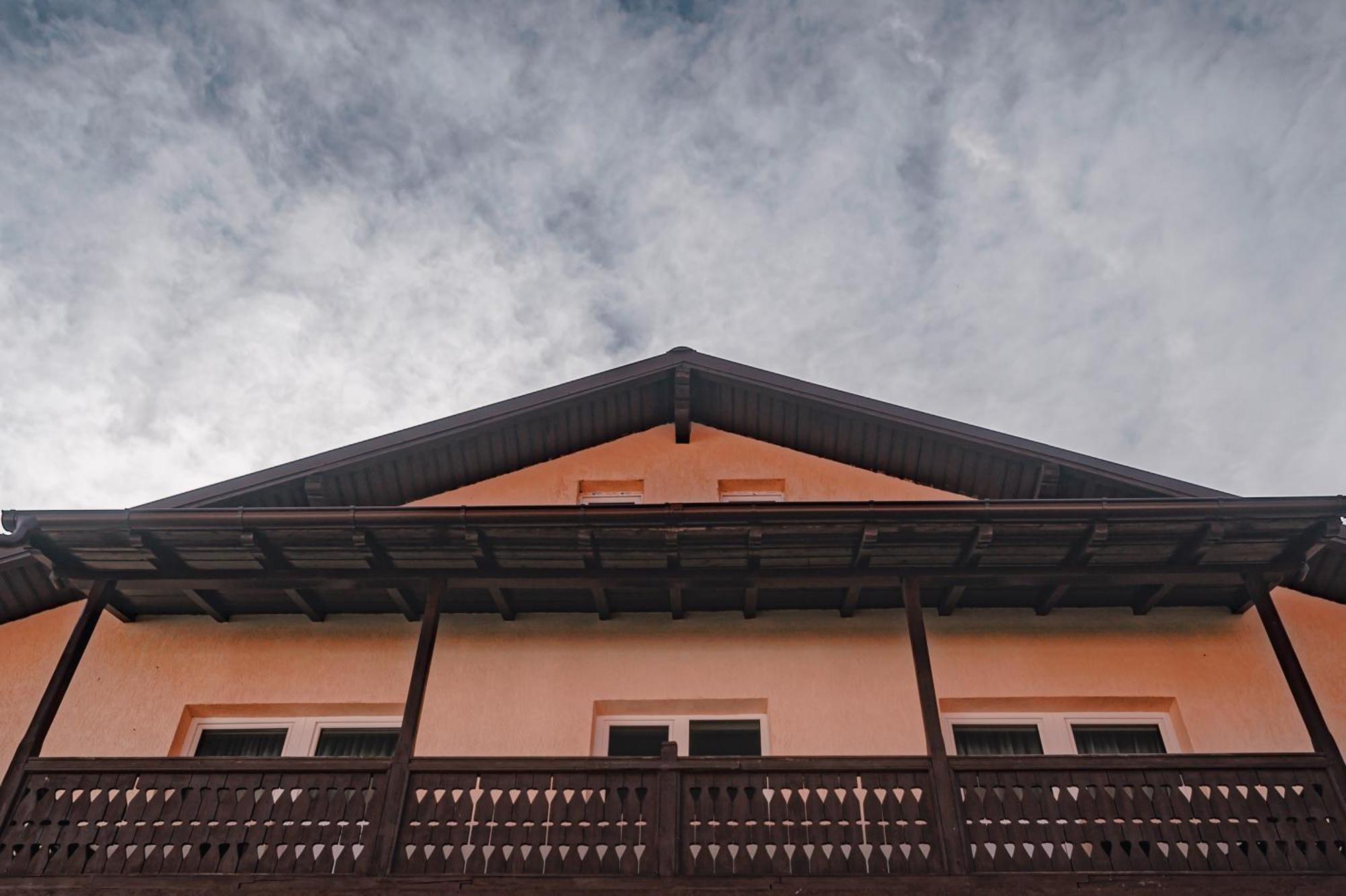 Alpine Bliss Sinaia Hotel Bagian luar foto