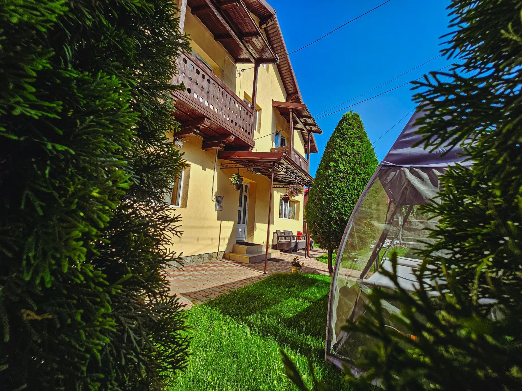 Alpine Bliss Sinaia Hotel Bagian luar foto
