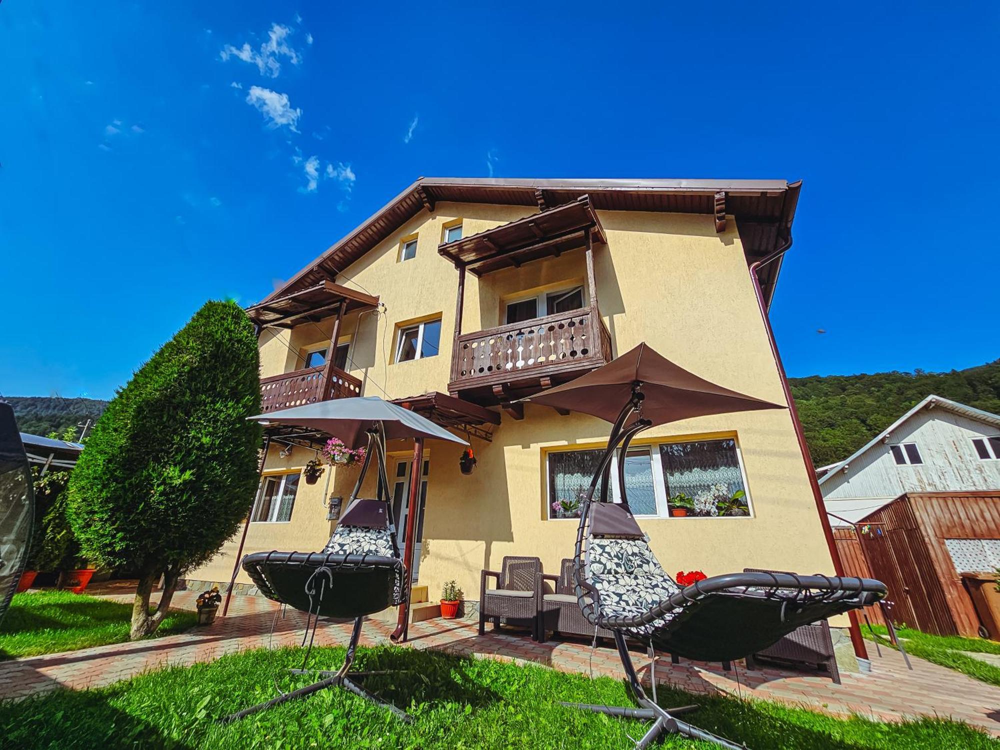 Alpine Bliss Sinaia Hotel Bagian luar foto